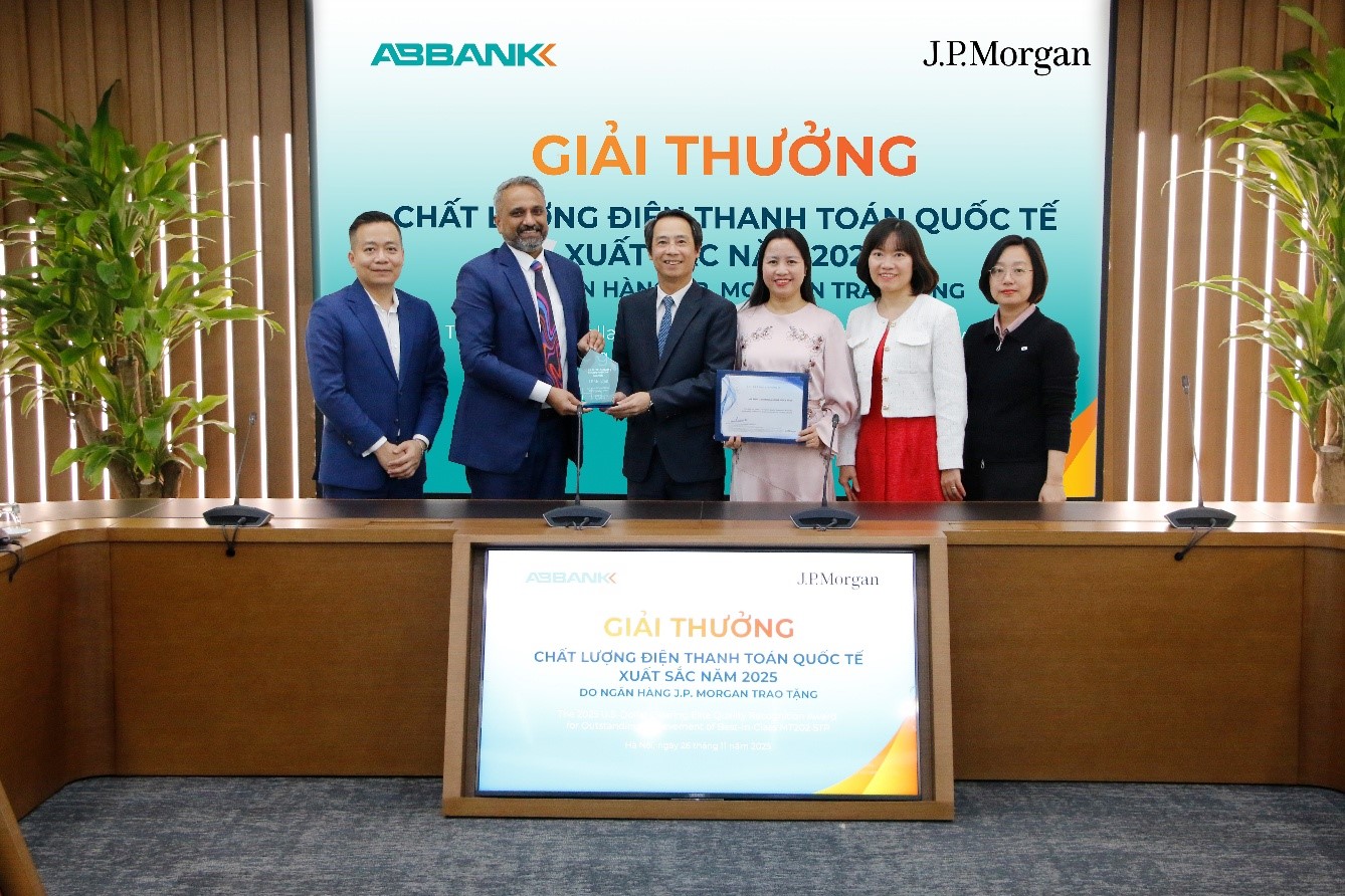 ABBANK giữ vững uy tín thanh toán quốc tế với giải thưởng từ J.P. Morgan