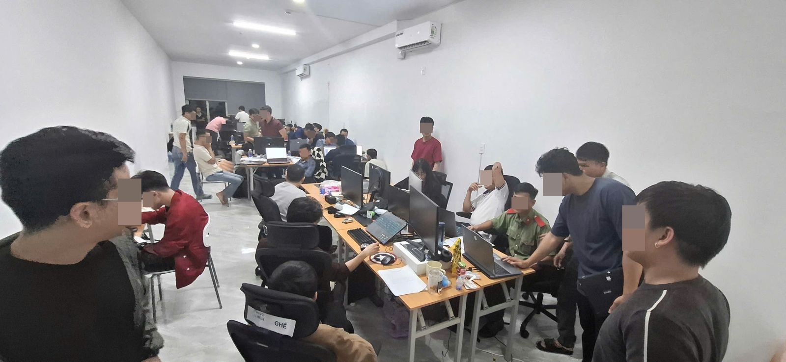 Triệt phá đường dây vận hành loạt website cờ bạc trực tuyến xuyên quốc gia