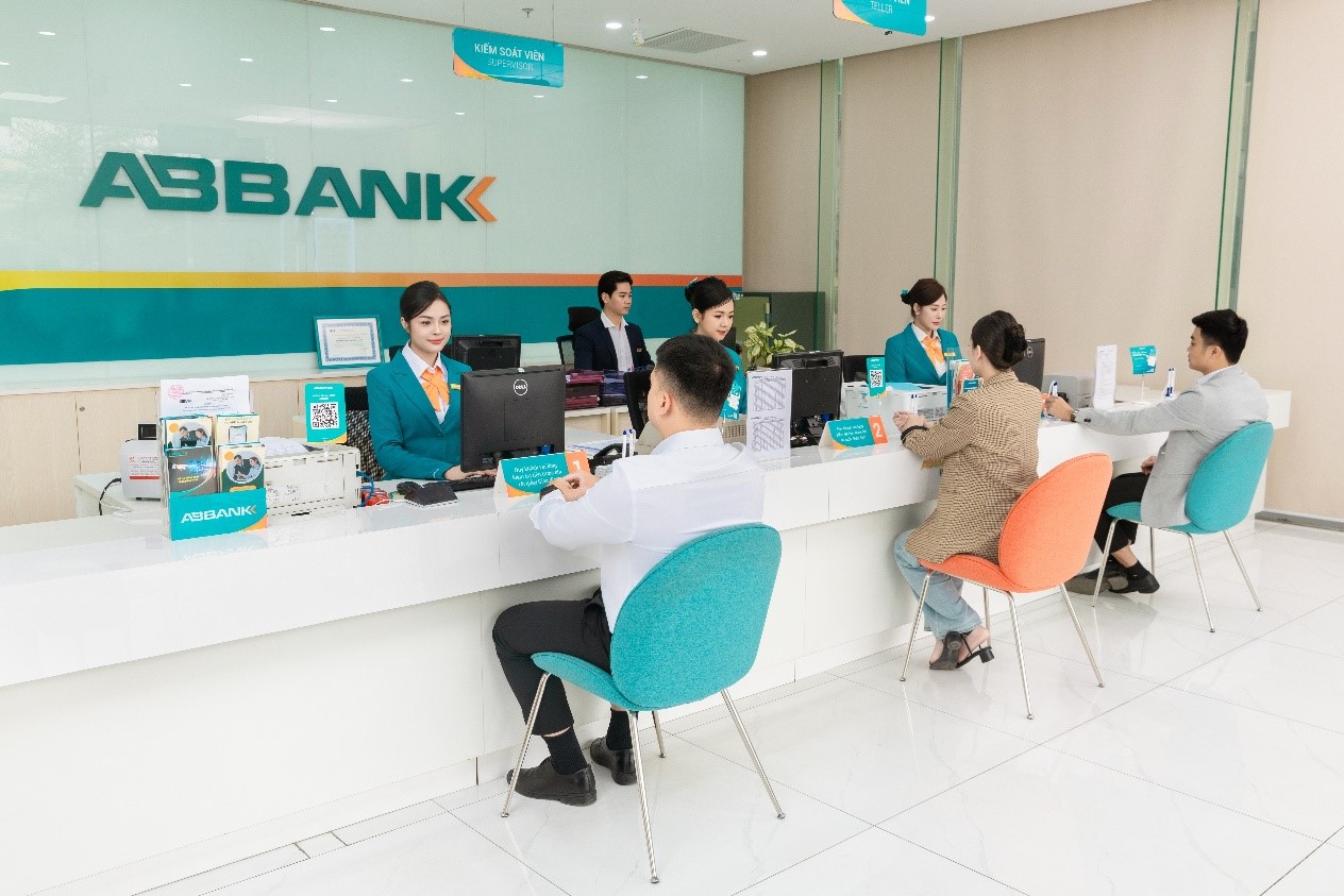 ABBANK giữ vững uy tín thanh toán quốc tế với giải thưởng từ J.P. Morgan