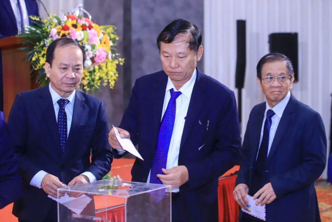 Hội Luật gia Việt Nam quyên góp ủng hộ đồng bào bị thiệt hại do mưa lũ