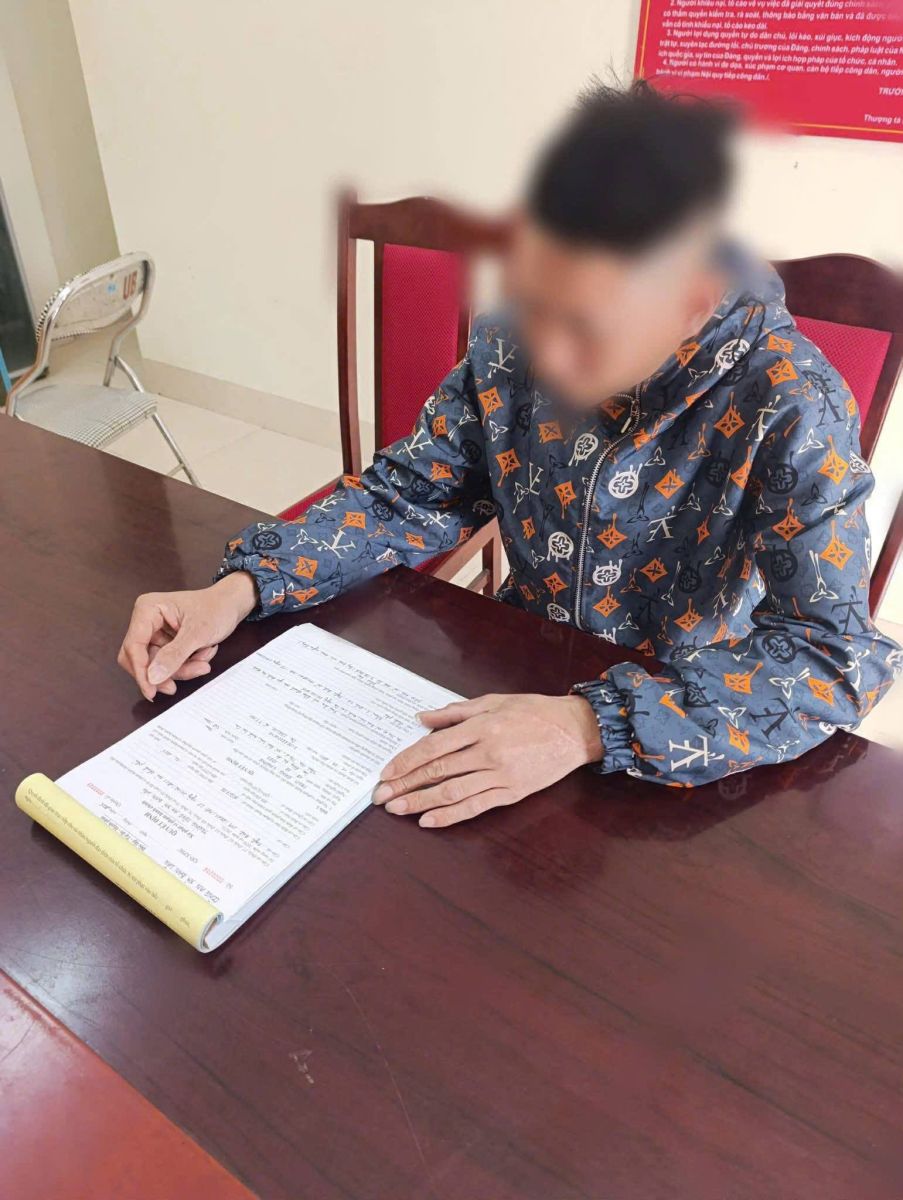 Chồng bị phạt 7,5 triệu đồng vì tát vợ bầm tím mặt