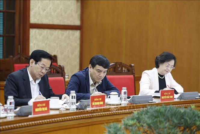 Thực hiện chế độ, chính sách đối với người có công phải đầy đủ, kịp thời, tuyệt đối không đùn đẩy trách nhiệm