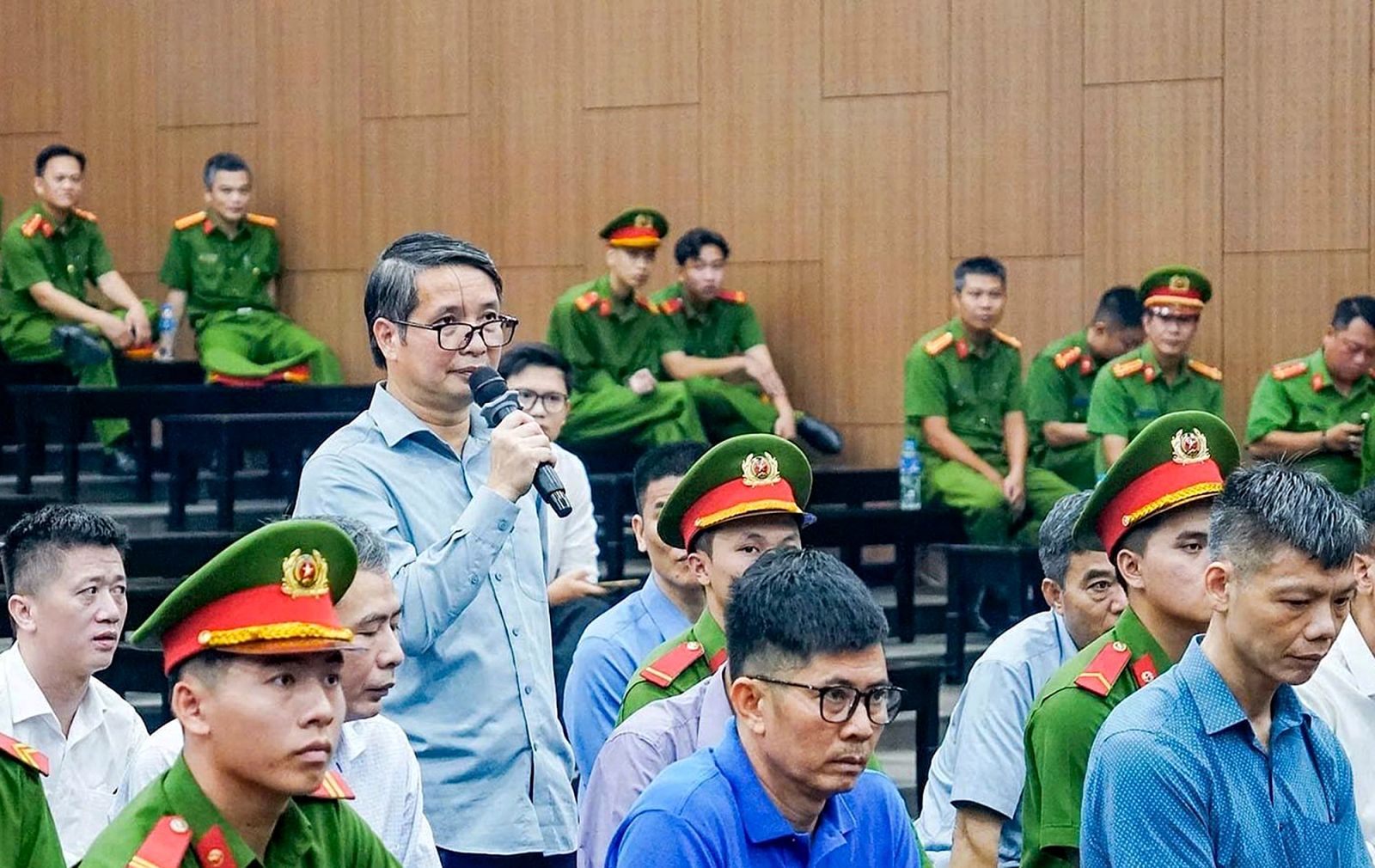 Cựu Phó Chủ nhiệm Văn phòng Quốc hội rút kháng cáo, người thân xin xem xét giảm nhẹ hình phạt