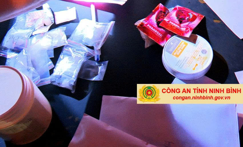 Đột kích 2 quán bar lớn ở Ninh Bình, phát hiện 30 người dương tính với ma túy