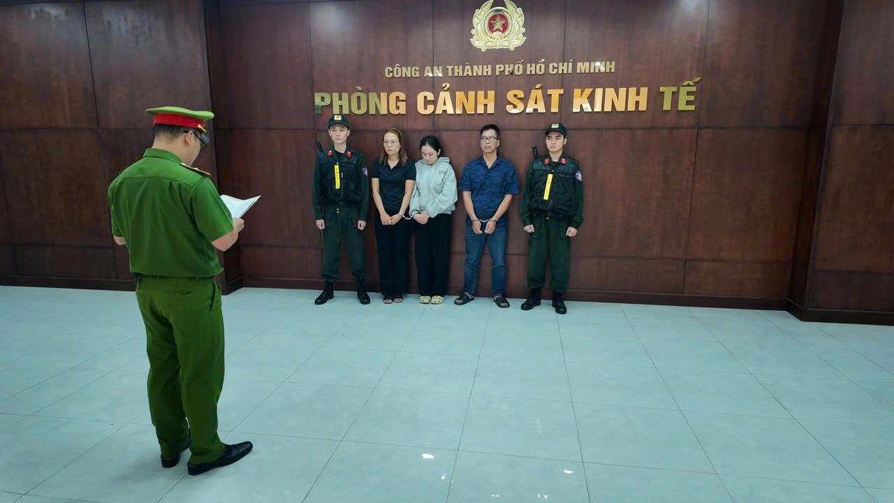 TP.HCM: Triệt phá đường dây buôn lậu thực phẩm chức năng quy mô lớn