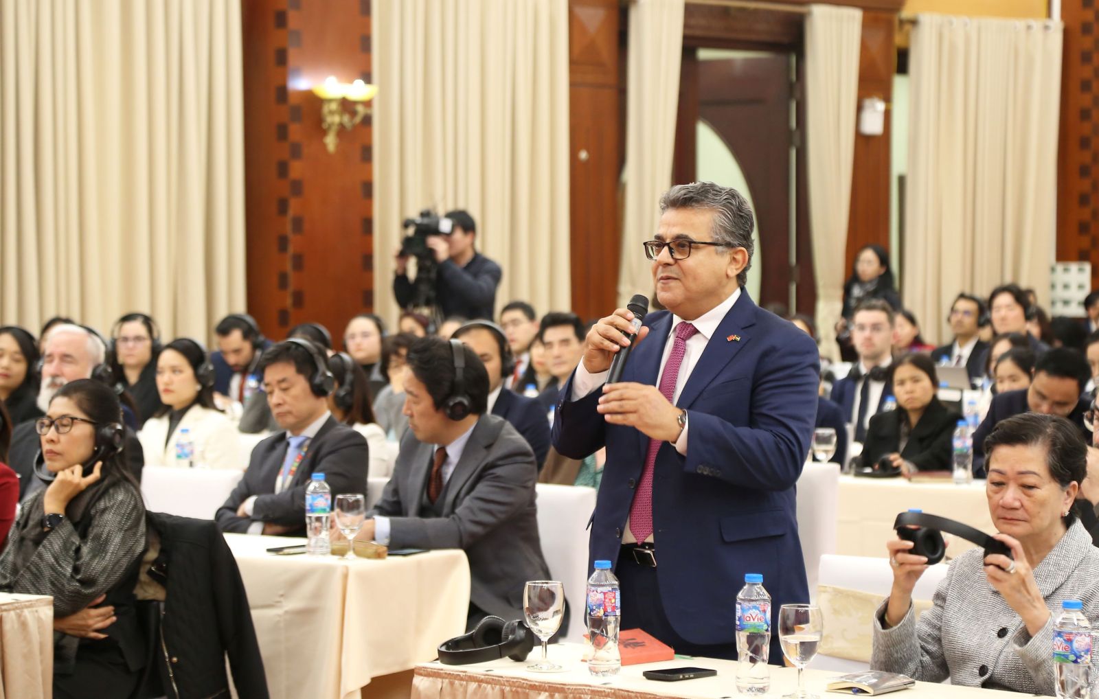 Thông tin tới bạn bè quốc tế về Đại hội lần thứ XIV của Đảng