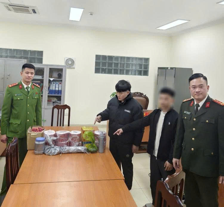 Cảnh giác với chiêu trò lừa đảo bán pháo hoa chơi Tết trên mạng xã hội