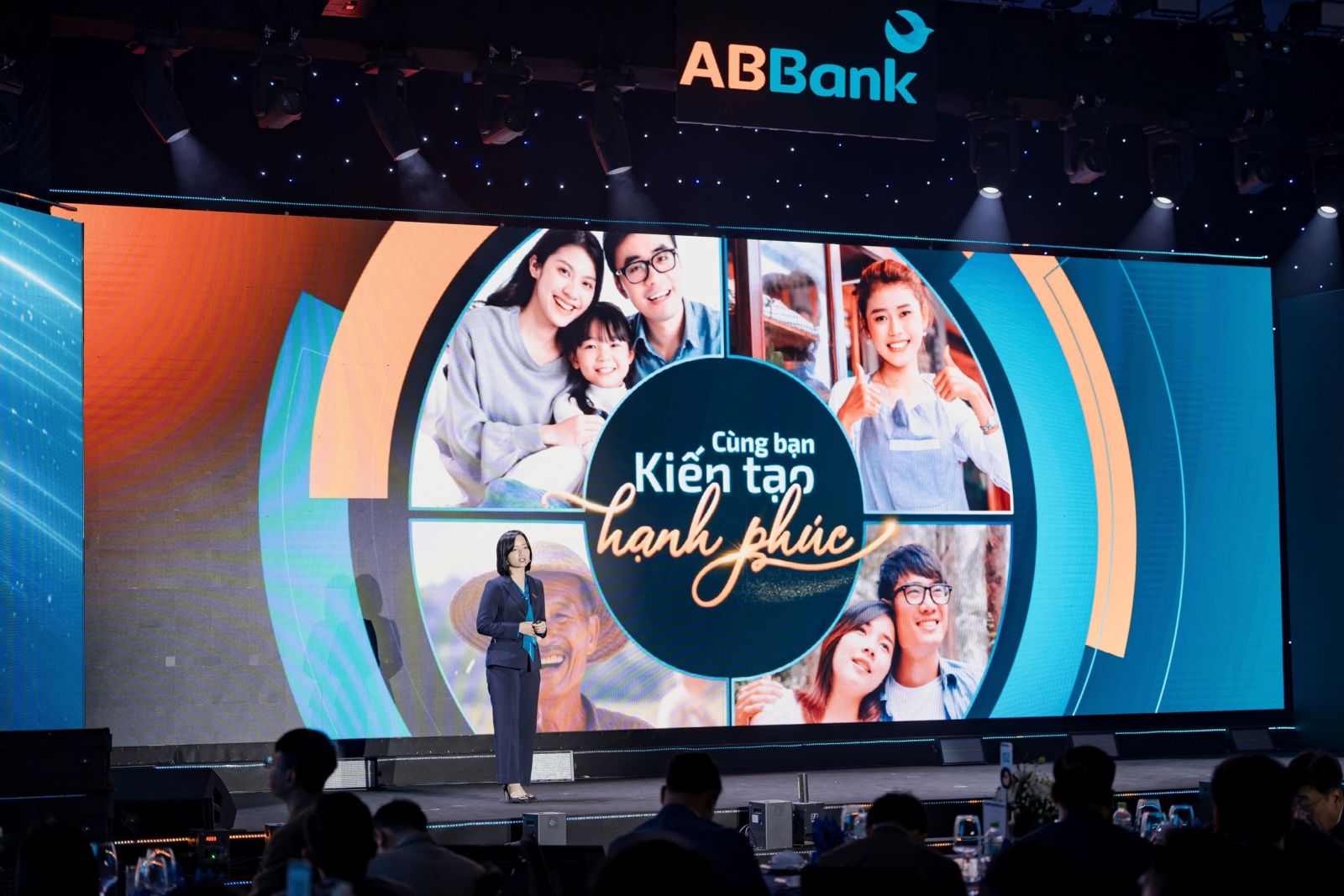 ABBank ra mắt nhận diện thương hiệu mới: Tiếp tối triết lý phụng sự Khách hàng và Cộng đồng