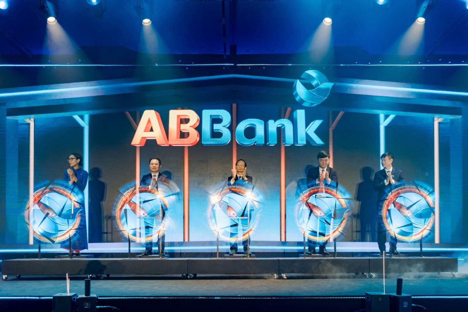 ABBank ra mắt nhận diện thương hiệu mới: Tiếp tối triết lý phụng sự Khách hàng và Cộng đồng