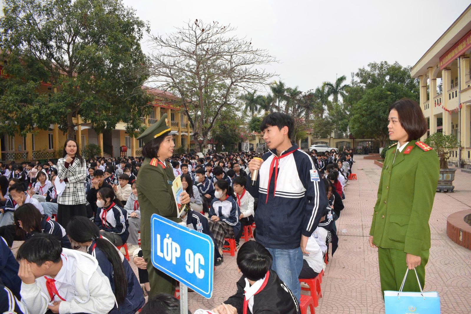 Cảnh báo nguy cơ tội phạm xâm hại, lừa đảo trẻ em dịp Tết