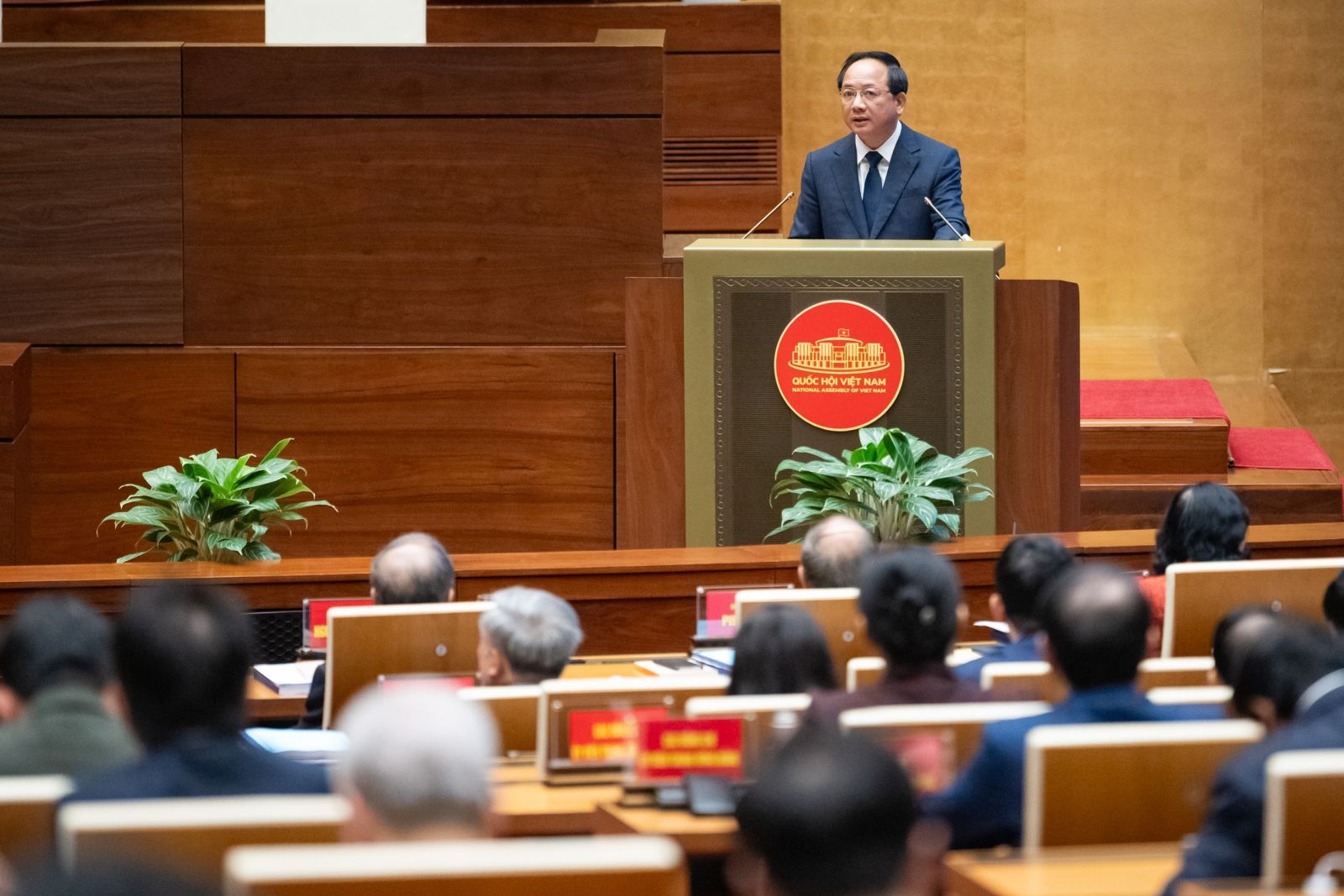 Quán triệt Nghị quyết: Chuyển mạnh từ 'đọc - chép - nghe báo cáo' sang thảo luận vấn đề