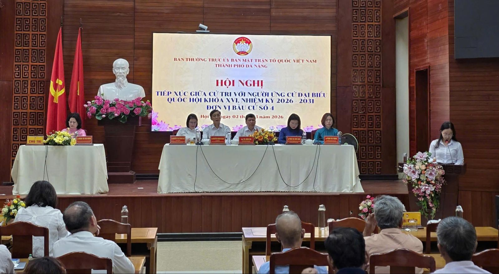 Chủ tịch Hội Luật gia Việt Nam trình bày cam kết trước cử tri Đà Nẵng