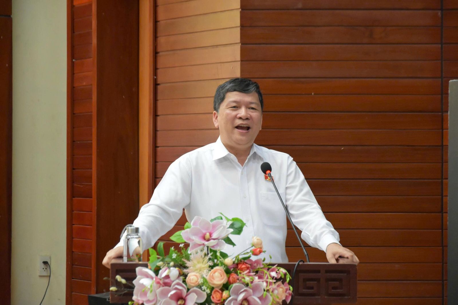 Chủ tịch Hội Luật gia Việt Nam trình bày cam kết trước cử tri Đà Nẵng