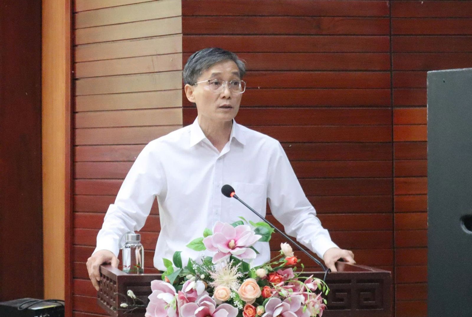 Chủ tịch Hội Luật gia Việt Nam trình bày cam kết trước cử tri Đà Nẵng