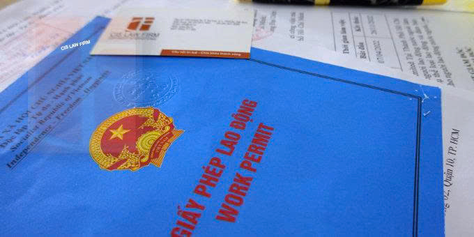 Hồ sơ miễn giấy phép lao động cho giáo viên nước ngoài gồm những gì?