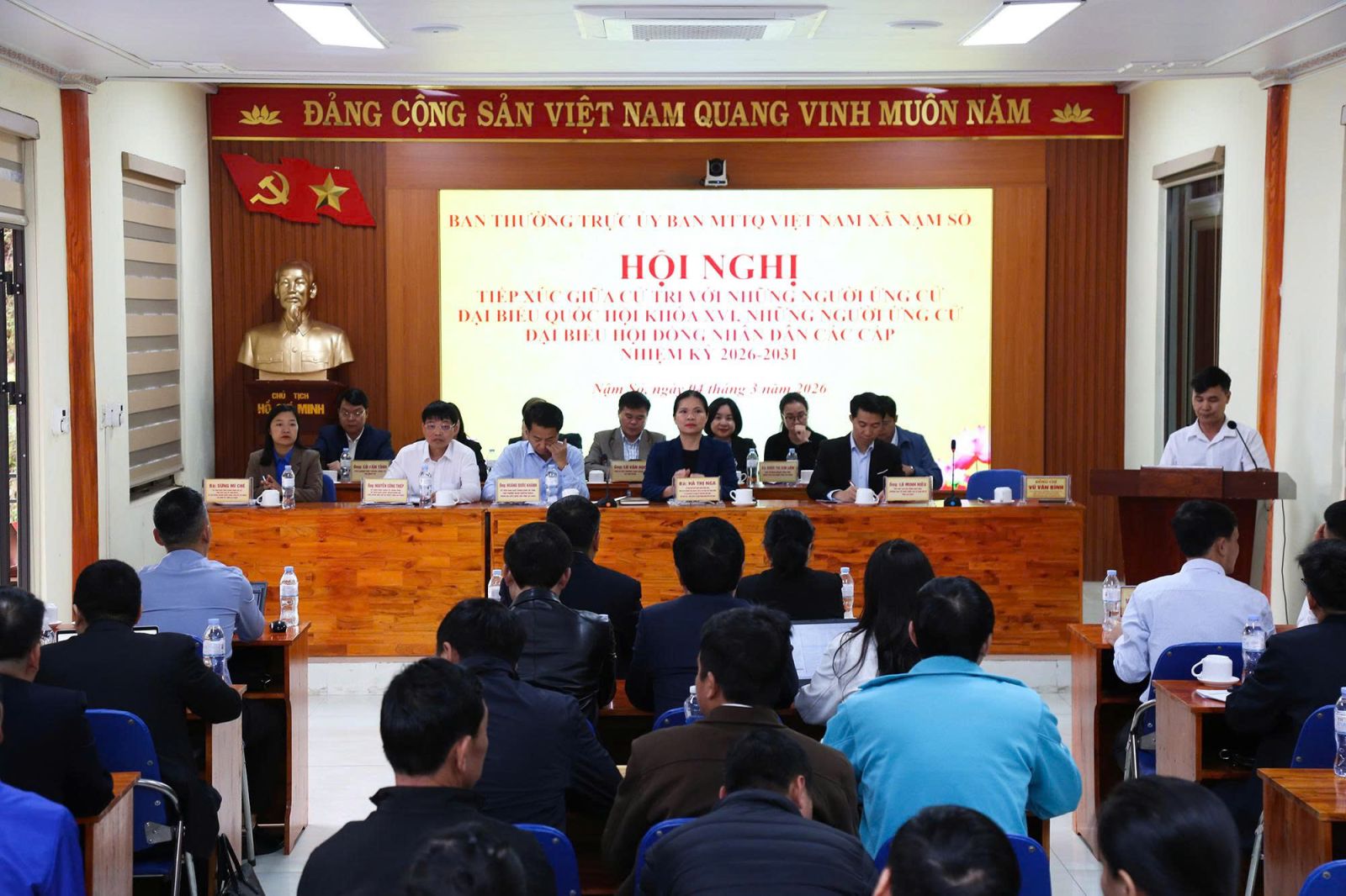 Cử tri ấn tượng với chương trình hành động của ứng cử viên ĐBQH khoá XVI Hà Thị Nga