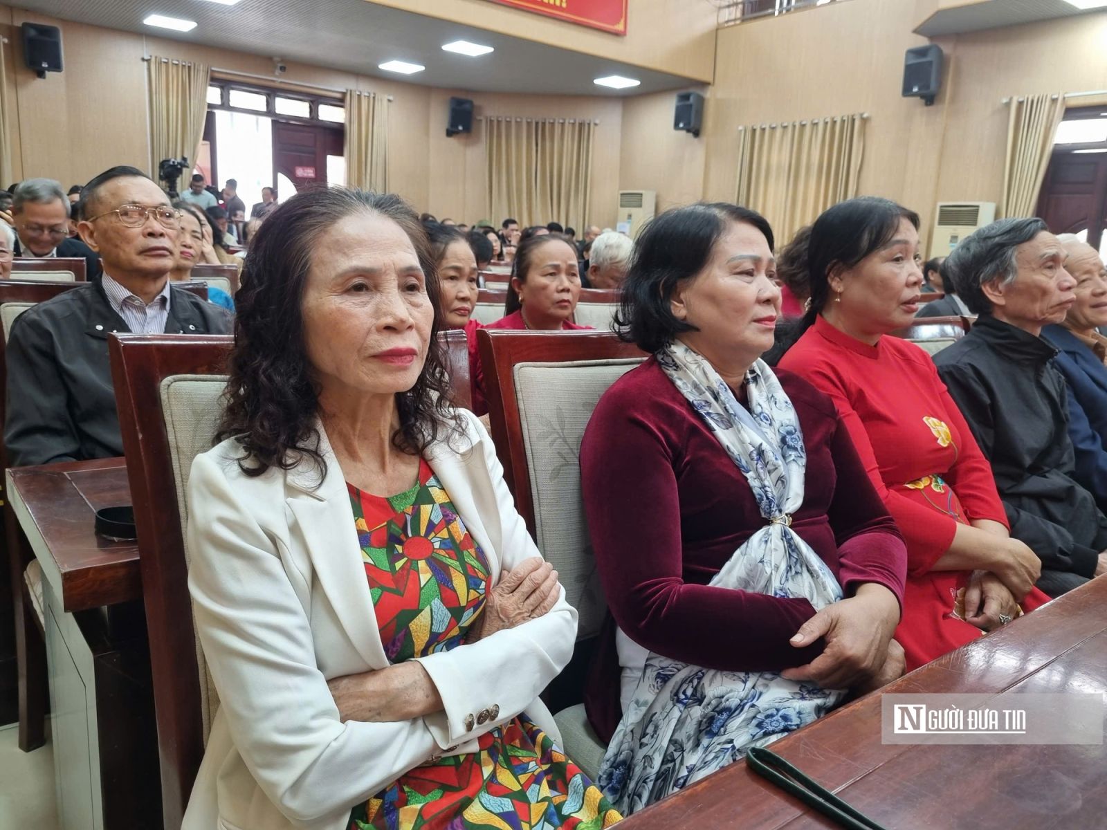 Người dân thấy ấm lòng tại buổi tiếp xúc cử tri của ứng cử viên Vũ Văn Tiến