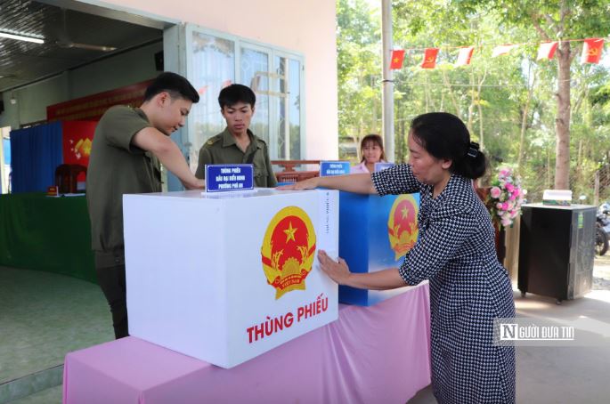 Đi bầu cử có được quay phim, chụp ảnh 'check in'?