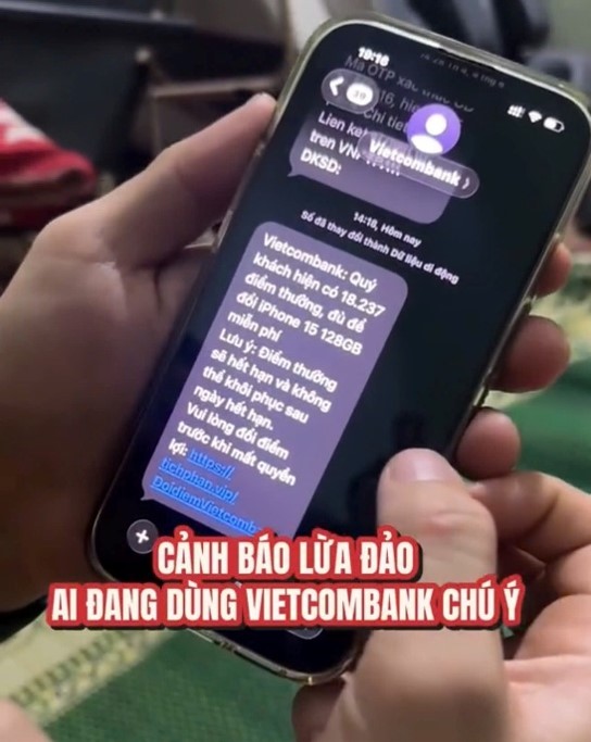 canh-bao-thu-doan-gia-mao-tin-nhan-ngan-hang-1781601601.jpg