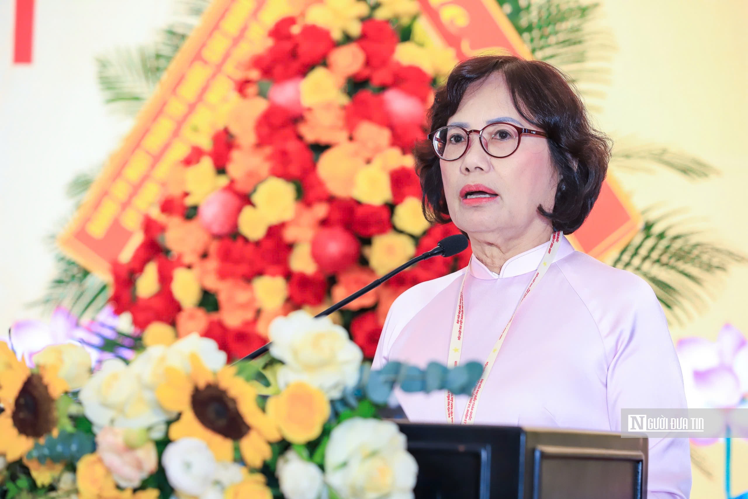 ba-ung-thi-xuan-huong-1791279754117345461404-1791290988.jpg