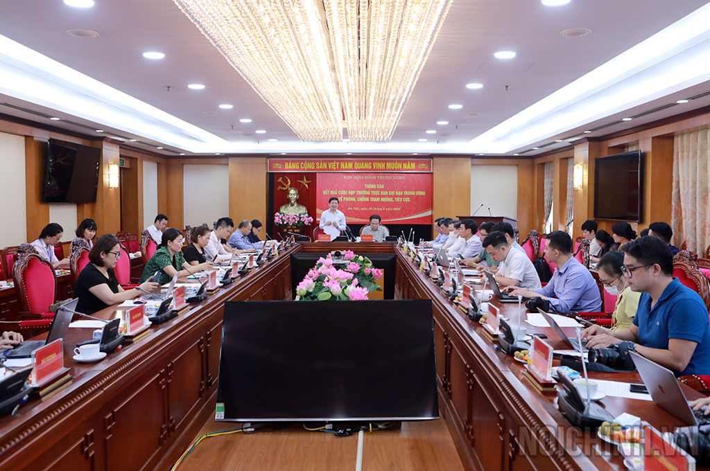 Kiên quyết, kiên trì, không ngừng nghỉ, không có vùng cấm, không có ngoại lệ trong đấu tranh phòng, chống tham nhũng, tiêu cực.