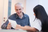 Người nước ngoài kết hôn với người Việt Nam có phải xin xác nhận miễn giấy phép lao động?