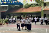Đầu năm tìm trường