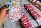 Từ 8/12, đại lý xổ số không được thu phí của khách trúng thưởng