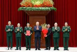 Tổng Bí thư, Chủ tịch nước trao các quyết định của Bộ Chính trị về công tác cán bộ