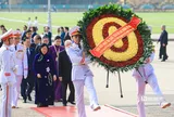 Đoàn đại biểu dự Đại hội MTTQ Việt Nam lần thứ XI vào Lăng viếng Chủ tịch Hồ Chí Minh