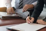 Có được ủy quyền cho người khác làm thủ tục giải thể doanh nghiệp?