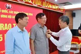 Trao Huy hiệu 35 năm tuổi Đảng cho 5 đảng viên Đảng bộ Trung ương Hội Luật gia Việt Nam