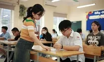 Khi nào giáo viên hợp đồng được hưởng phụ cấp và tiền thưởng?
