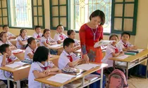 Nhân viên thư viện chuyển làm giáo viên tiểu học, điều kiện thế nào?
