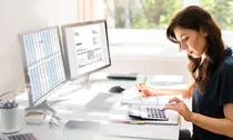 Kế toán trưởng có được nhận ủy quyền người đại diện theo pháp luật ký phát hành hóa đơn?