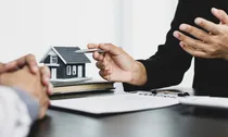 Cá nhân đồng thời có doanh thu bán hàng và cho thuê bất động sản, doanh thu chịu thuế tính như thế nào?