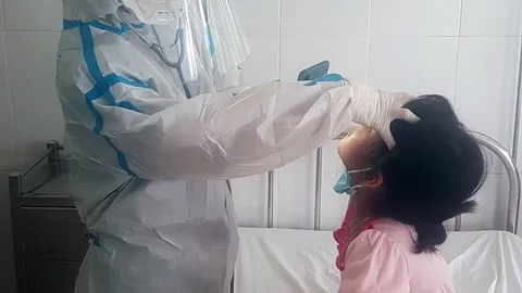 Bộ Y tế ra Hướng dẫn điều trị COVID-19 đối với trẻ em