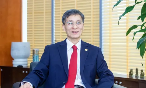 Đời sống và Pháp luật trước yêu cầu làm mới mình