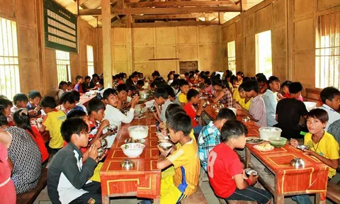 Những bữa ăn bán trú- đừng để niềm tin của trẻ nhỏ bị "ăn bớt"