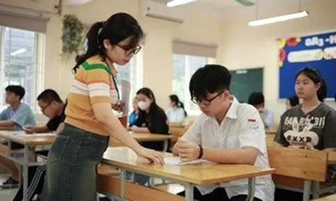 Khi nào giáo viên hợp đồng được hưởng phụ cấp và tiền thưởng?