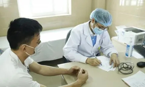Bác sĩ hợp đồng có được hưởng chính sách xếp lương từ bậc 2?