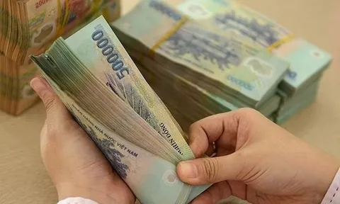 Người lao động nghỉ việc trước sinh có được hưởng đồng thời thai sản và thất nghiệp?