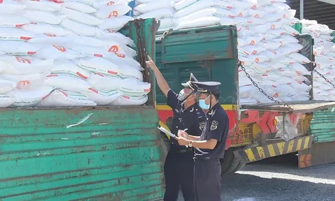 Quy định quản lý hải quan đối với hàng hóa xuất, nhập khẩu tại cửa khẩu thông minh