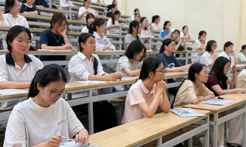 Khi nào sinh viên sư phạm phải bồi hoàn kinh phí hỗ trợ?