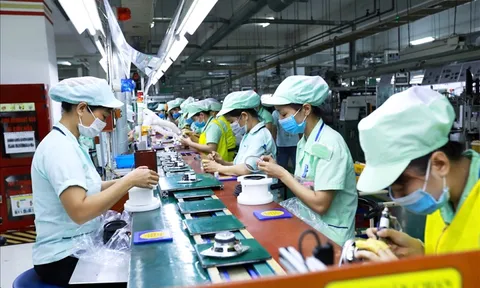 Khoản chi cho người lao động bị ảnh hưởng bởi thiên tai có tính vào thu nhập chịu thuế TNCN không?