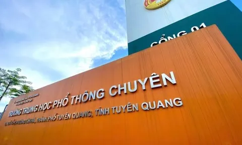 Một thư ký điểm thi Trường THPT Chuyên Tuyên Quang ra đầu thú