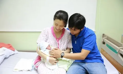 Vợ sinh con trùng vào ngày Tết, chồng được nghỉ thai sản thế nào?