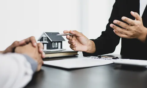 Chuyển nhượng bất động sản thông qua ủy quyền, khi nào cả người ủy quyền và nhận ủy quyền cùng phải đóng thuế TNCN?