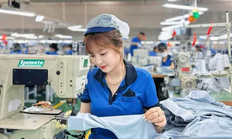 Chuyển đổi loại hình doanh nghiệp trong 3 năm đầu, có được miễn thuế TNDN?