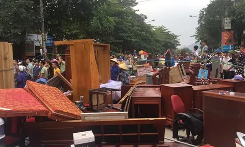 Hà Tĩnh: Cháy lớn thiêu rụi nhiều nhà dân